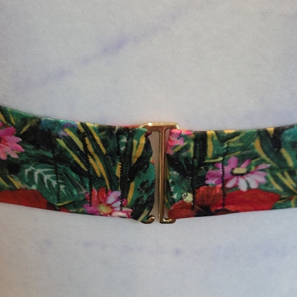 Victoria's Secret SWIM Tropical Floral Push-Up, Padded  Bikini Top 38DDD - Picture 6 of 11